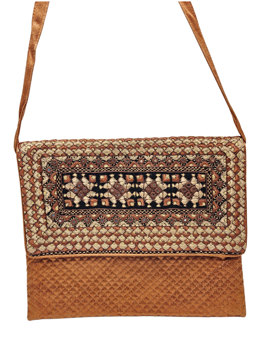 Bolso grande bordado Neran Chokar Kutch 8