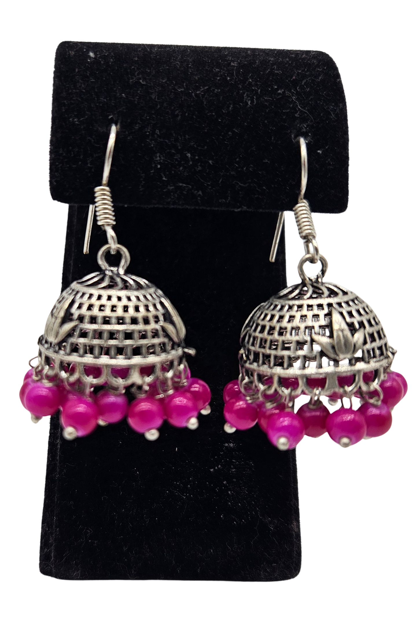 Aretes tradicionales Jhumka metálica. Domo cuentas rosa