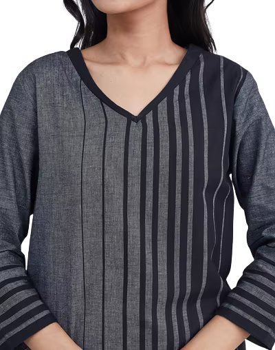 Kurta larga a rayas. Negra. Nueva