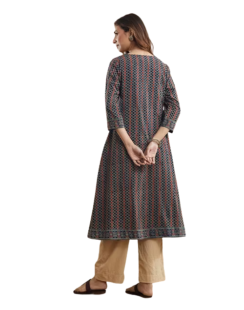 Kurta larga (set) estampada. Slim Fit marrón. Nueva
