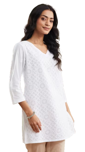 Kurta corta. Bordada en chikankari. Slim Fit Blanca. Nueva