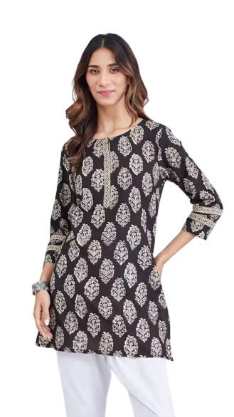 Kurta estampada a mano. Slim fit negra. Nueva