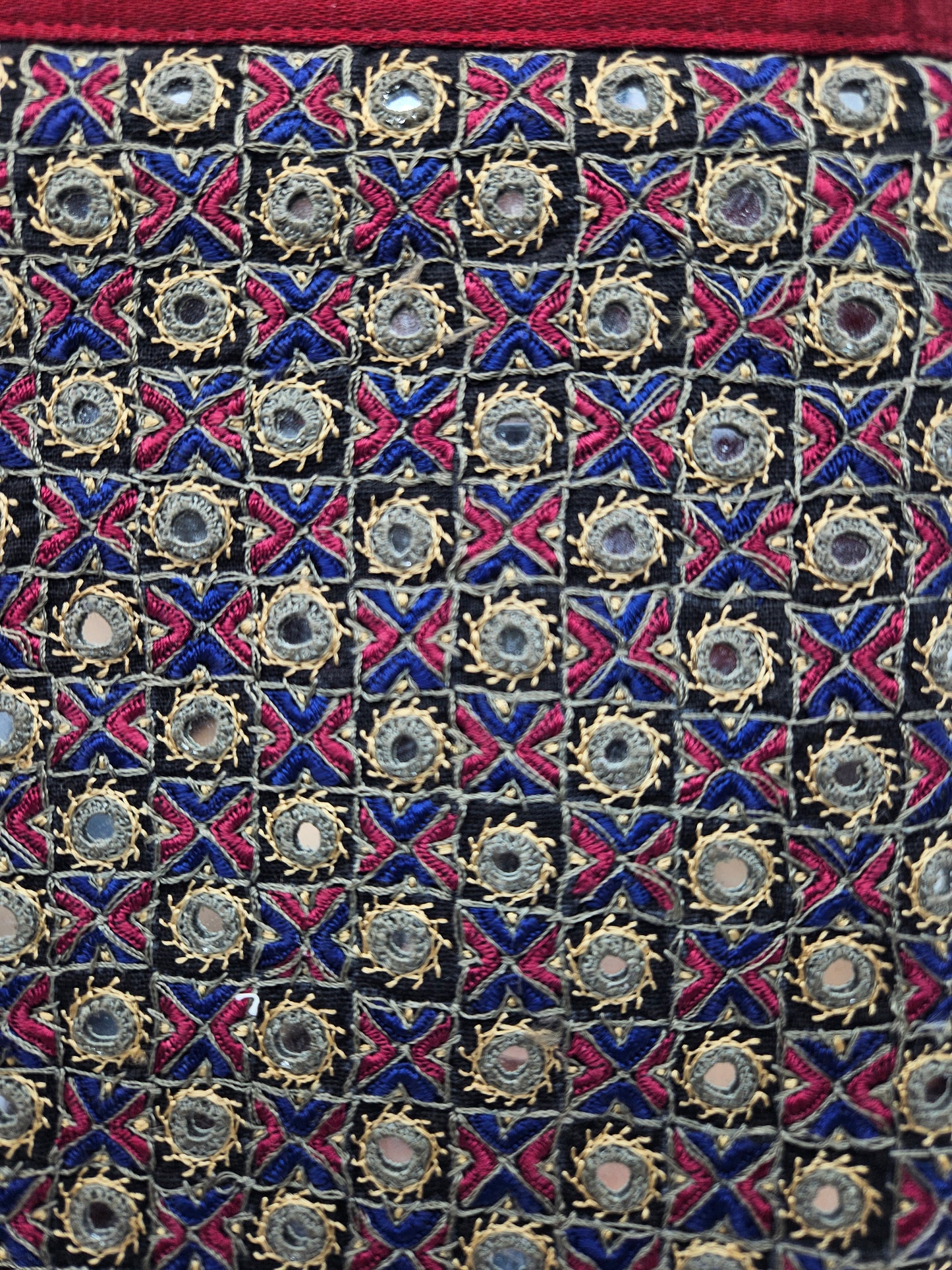 Bolso de mano bordado NTC Kutch 1