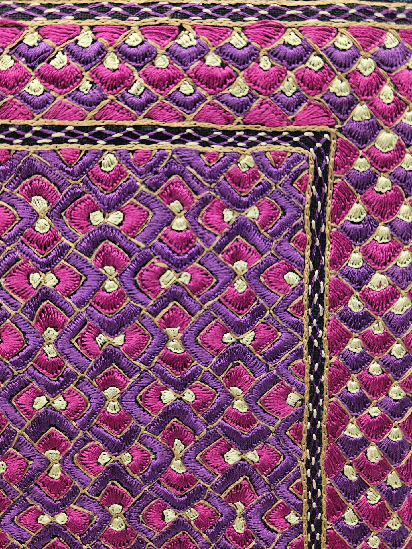 Bolso de mano bordado Neran Square Kutch 1