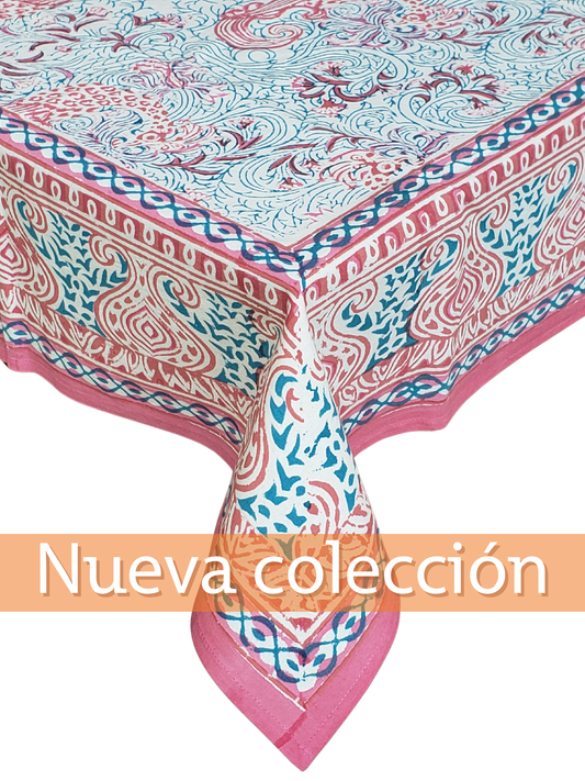 Mantel rectangular 100% algodón estampado a mano. Blanco borde rosa