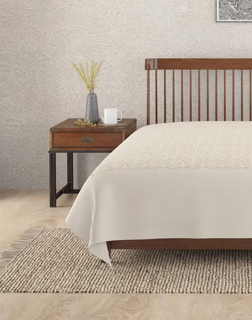 Colcha tejida en telar y deshilada. Ridhik beige