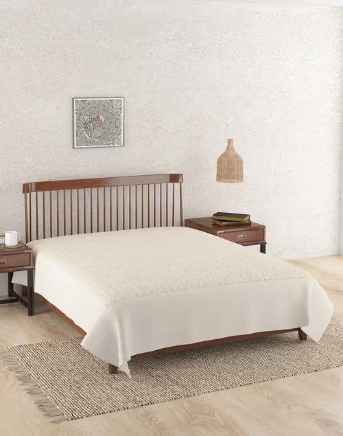 Colcha tejida en telar y deshilada. Ridhik beige