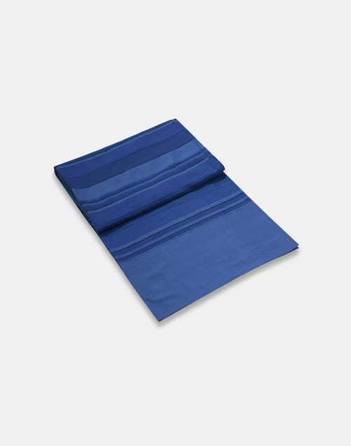 Colcha tejida en telar. Tarana azul