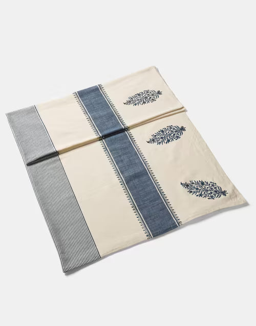 Mantel rectangular 100% algodón tejido en telar y estampado. Varya azul