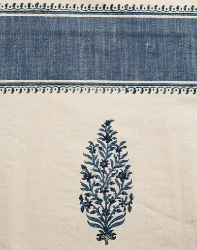 Mantel rectangular 100% algodón tejido en telar y estampado. Varya azul