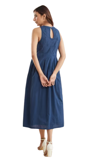 Vestido sin mangas bordado. Azul marino. Nuevo