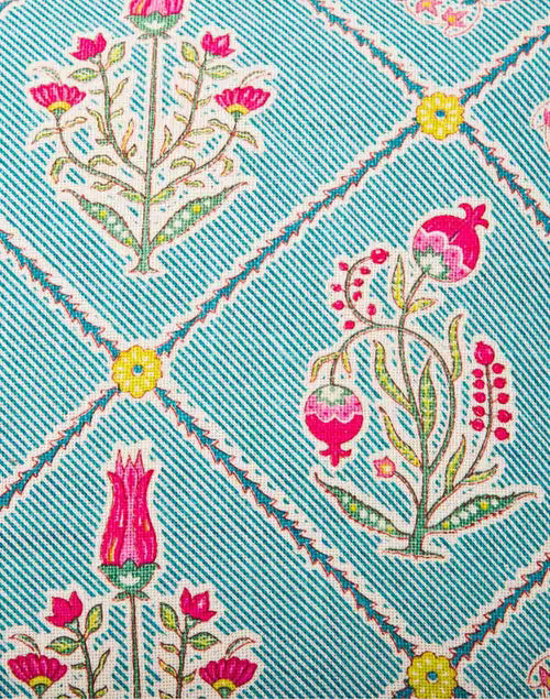 Funda de cojín de algodón estampada. Vina Jaal azul y rosa 40x40