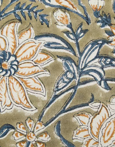 Funda de cojín de algodón estampada. Zaira aceituna 50x50