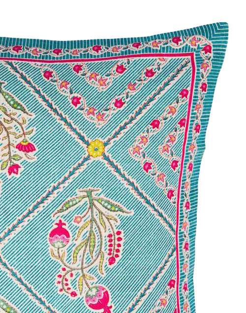 Funda de cojín de algodón estampada. Vina Jaal azul y rosa 40x40