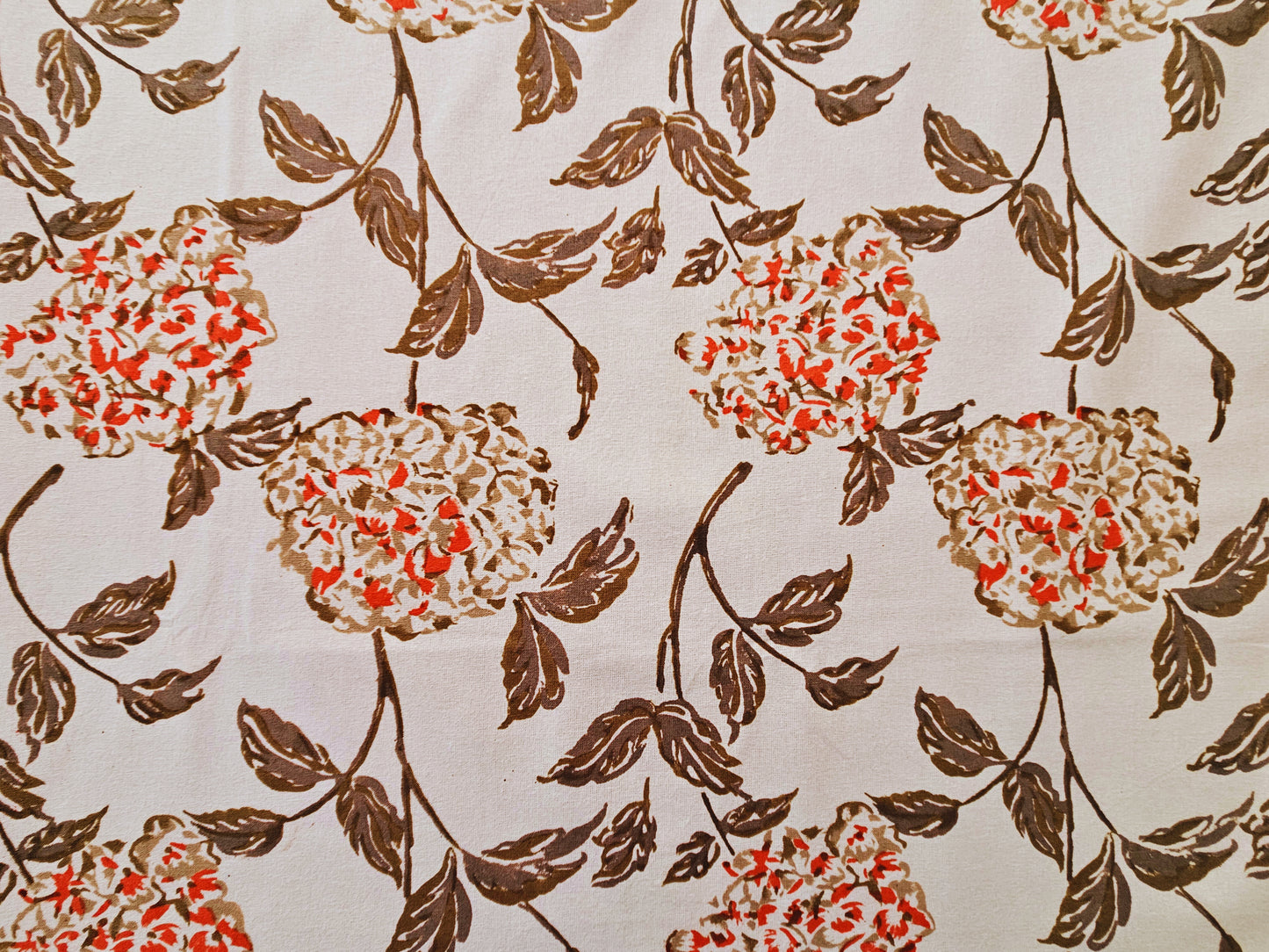 Mantel cuadrado 100% algodón estampado a mano. Hortensias B