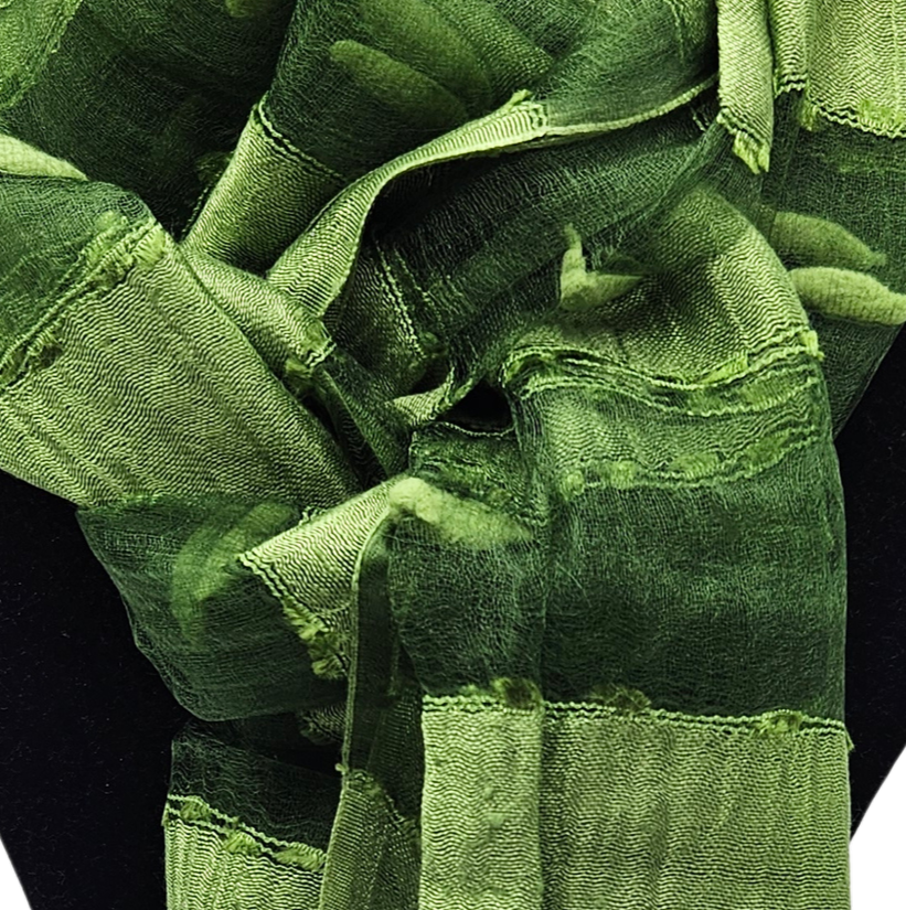 Mascada de seda cruda. Verde obscuro
