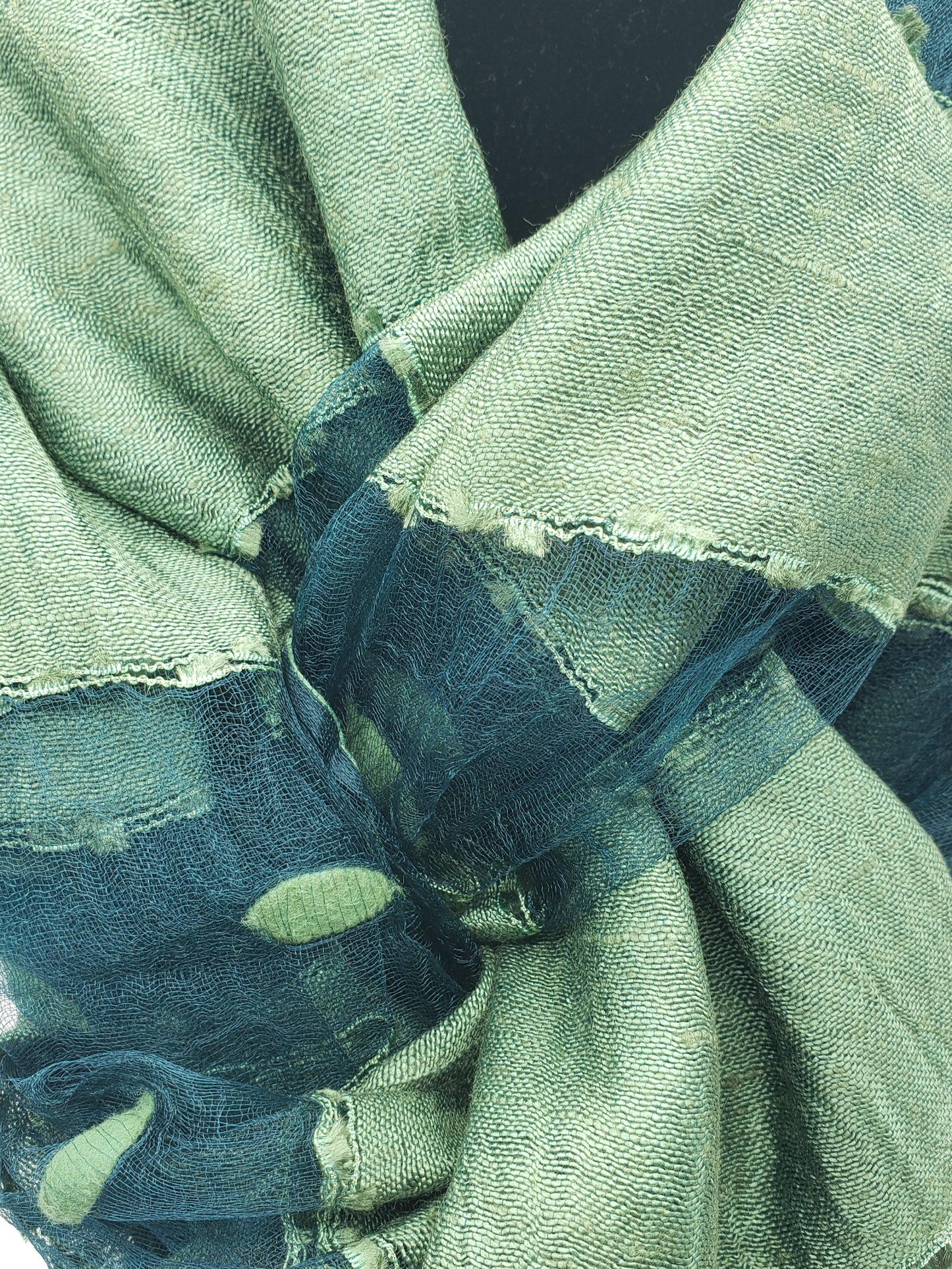 Mascada de seda cruda. Verde obscuro