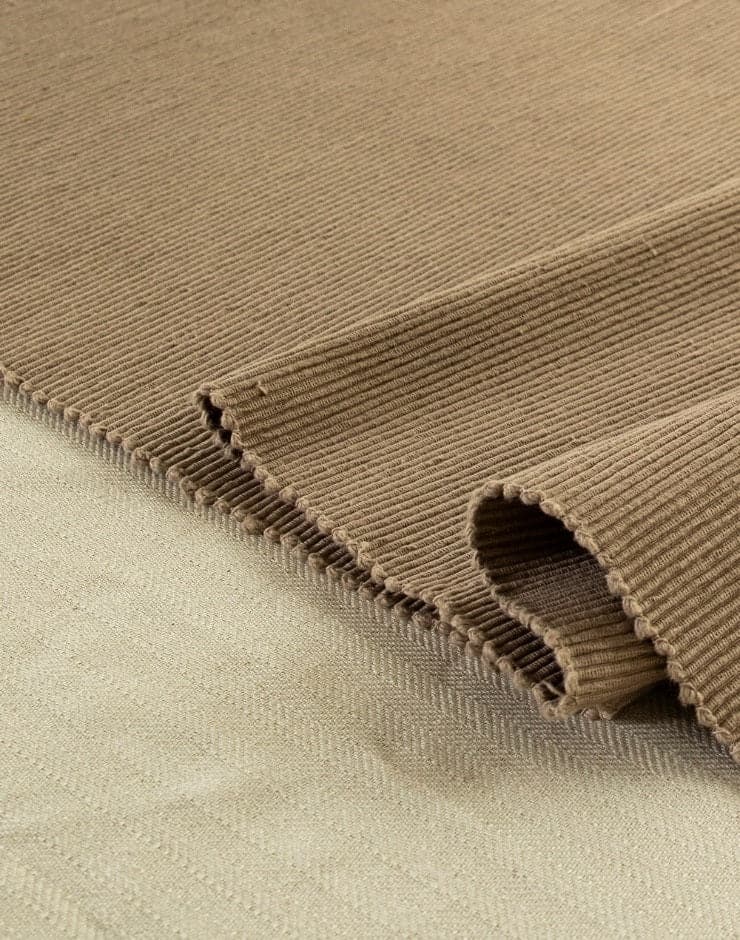 Camino de mesa tejido en algodón. Prithi Gris